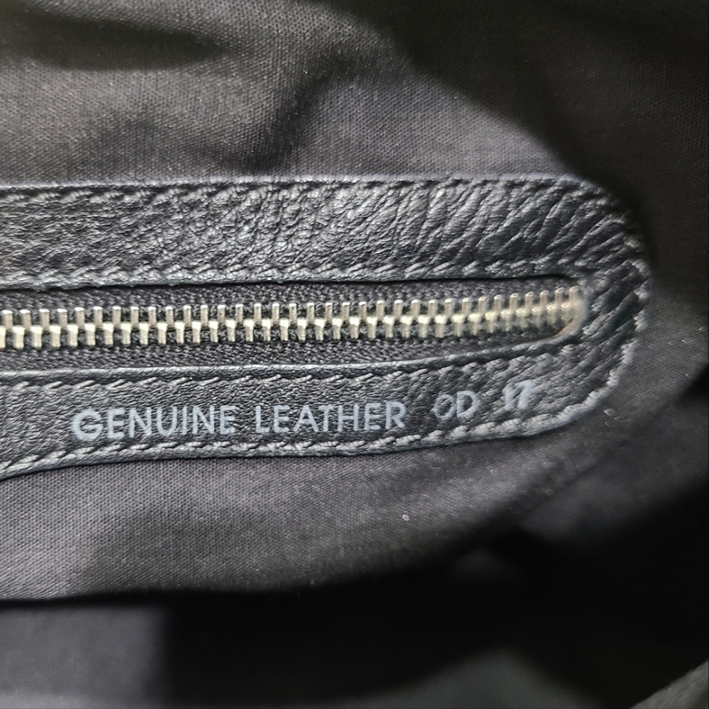 TOD'S Black Miky Genuine Leather Shoulder Bag Handcrafted in Italy - Picture 14 of 16